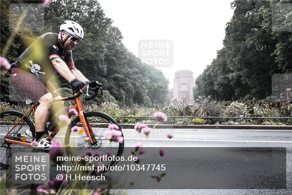 13.09.2026 - Stadtparktriathlon H.Heesch http://msf.ph/oto/10347745 13.09.2026 10:11:29 Radfahren 253, 271, 273, 296, 324, 343 meine-sportfotos.de