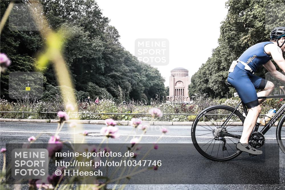 13.09.2026 - Stadtparktriathlon H.Heesch http://msf.ph/oto/10347746 13.09.2026 11:17:34 Radfahren 562, 1799 meine-sportfotos.de