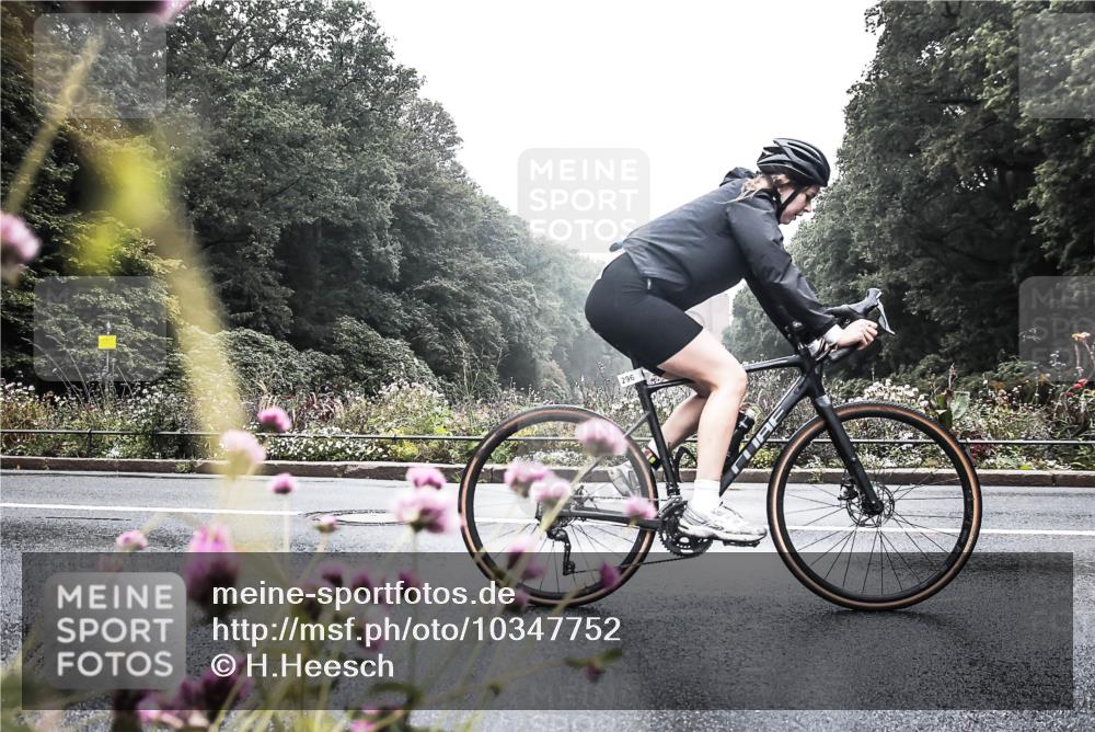 13.09.2026 - Stadtparktriathlon H.Heesch http://msf.ph/oto/10347752 13.09.2026 10:11:31 Radfahren 253, 271, 273, 296, 324 meine-sportfotos.de