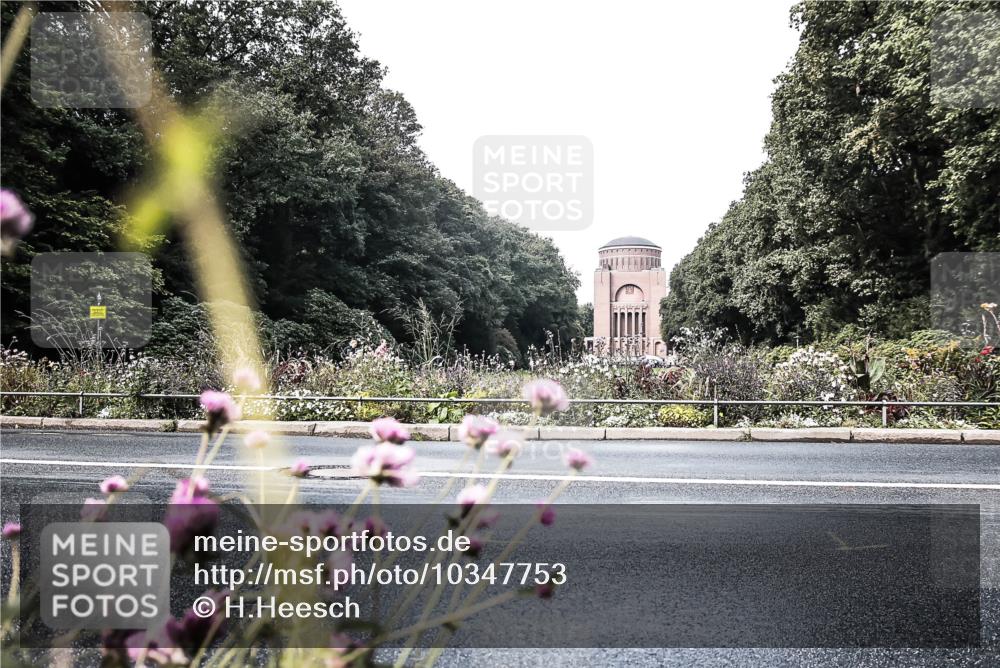 13.09.2026 - Stadtparktriathlon H.Heesch http://msf.ph/oto/10347753 13.09.2026 11:17:34 Radfahren 562, 1799 meine-sportfotos.de