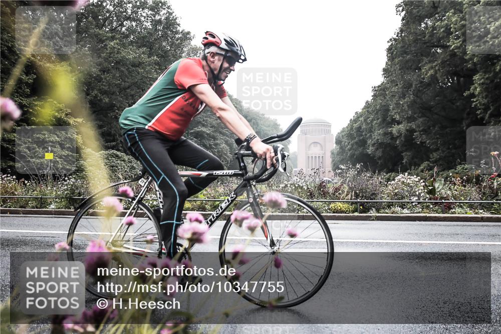 13.09.2026 - Stadtparktriathlon H.Heesch http://msf.ph/oto/10347755 13.09.2026 10:11:32 Radfahren 253, 271, 273, 296, 324 meine-sportfotos.de