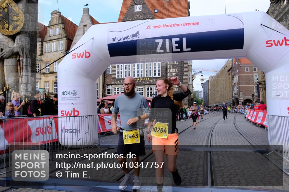 13.09.2026 - 21. swb-Marathon Bremen Tim E. http://msf.ph/oto/10347757 13.09.2026 11:19:03 Ziel 10005, 10264, 10344, 10568, 10997, 11443, 11629, 11794, 12090, 12371, 12422, 12561 meine-sportfotos.de