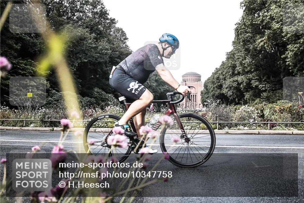 13.09.2026 - Stadtparktriathlon H.Heesch http://msf.ph/oto/10347758 13.09.2026 11:17:36 Radfahren 562, 752, 1799 meine-sportfotos.de