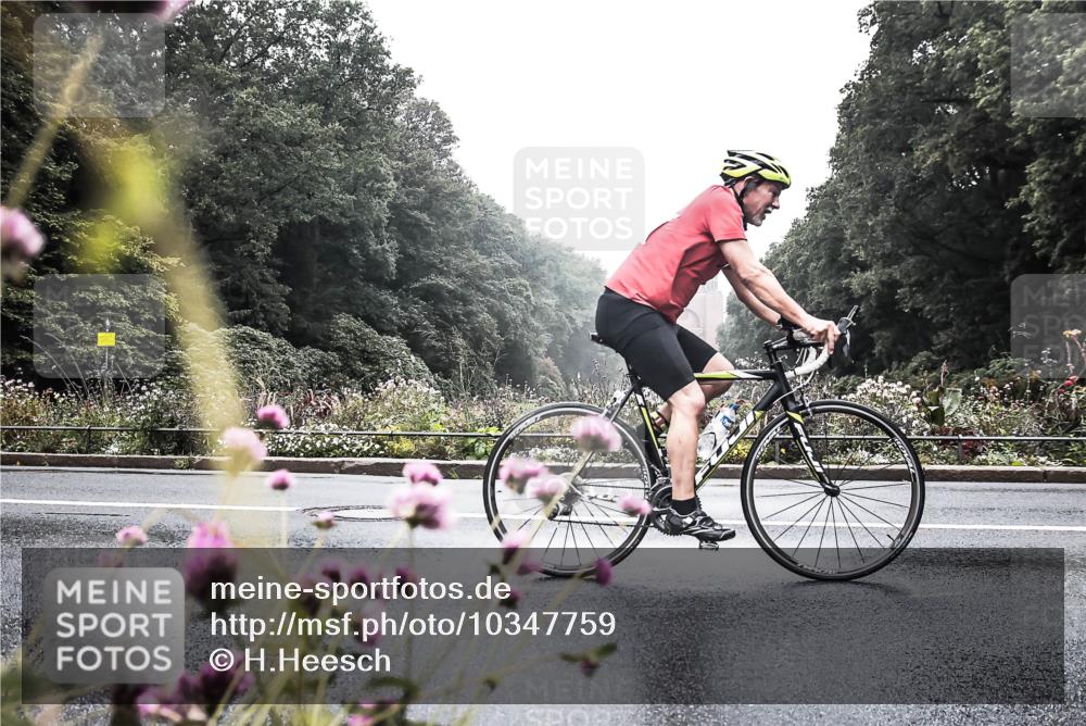 13.09.2026 - Stadtparktriathlon H.Heesch http://msf.ph/oto/10347759 13.09.2026 10:11:33 Radfahren 253, 271, 273, 296, 324 meine-sportfotos.de
