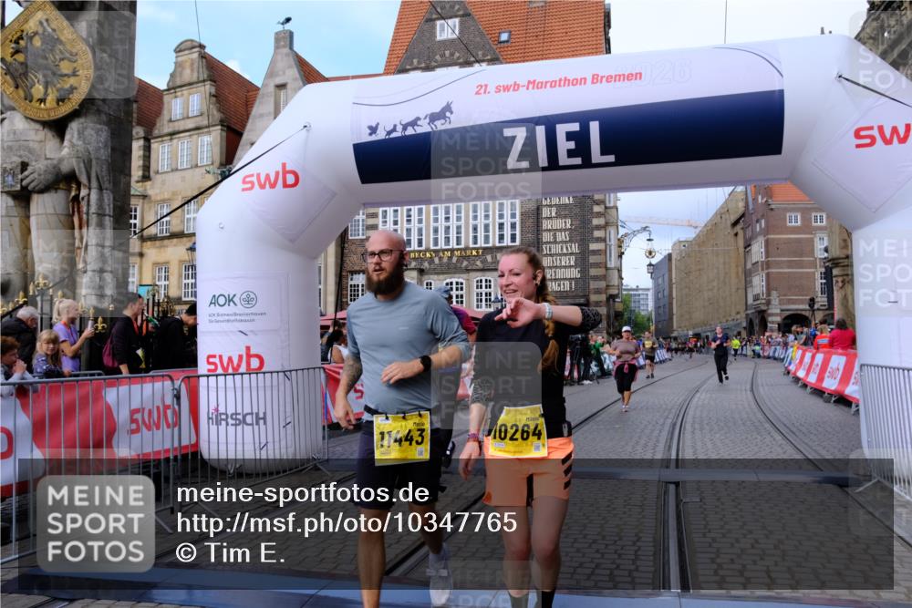 13.09.2026 - 21. swb-Marathon Bremen Tim E. http://msf.ph/oto/10347765 13.09.2026 11:19:04 Ziel 10005, 10264, 10344, 10568, 10997, 11443, 11629, 11794, 12090, 12371, 12422, 12561 meine-sportfotos.de