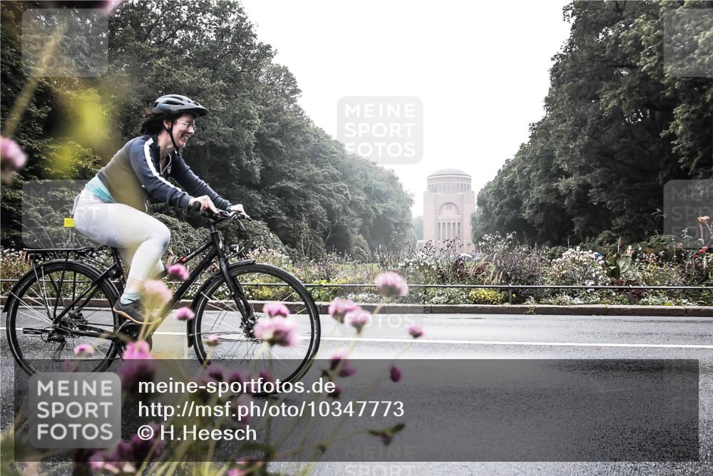 13.09.2026 - Stadtparktriathlon H.Heesch http://msf.ph/oto/10347773 13.09.2026 10:11:53 Radfahren 326 meine-sportfotos.de