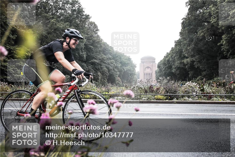 13.09.2026 - Stadtparktriathlon H.Heesch http://msf.ph/oto/10347777 13.09.2026 10:12:01 Radfahren 213, 256, 300, 305, 333, 334, 335 meine-sportfotos.de