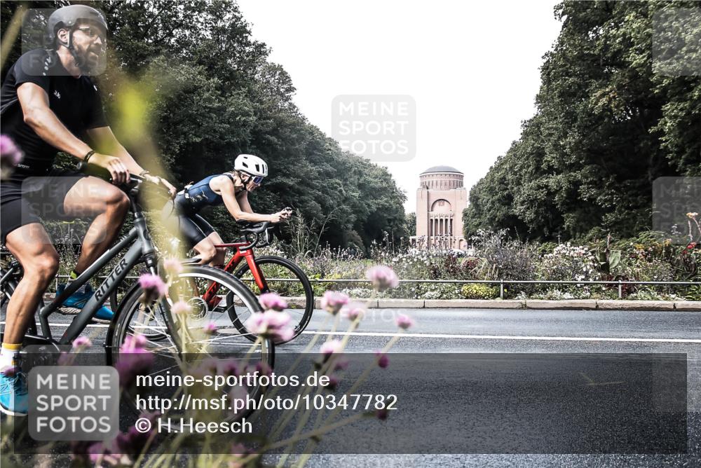 13.09.2026 - Stadtparktriathlon H.Heesch http://msf.ph/oto/10347782 13.09.2026 11:17:51 Radfahren 555, 810, 1798 meine-sportfotos.de