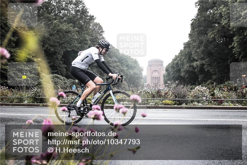 13.09.2026 - Stadtparktriathlon H.Heesch http://msf.ph/oto/10347793 13.09.2026 10:12:08 Radfahren 298, 312, 332, 335 meine-sportfotos.de
