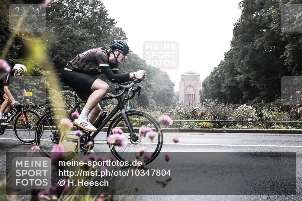 13.09.2026 - Stadtparktriathlon H.Heesch http://msf.ph/oto/10347804 13.09.2026 10:12:23 Radfahren 225, 237, 260, 262, 264 meine-sportfotos.de