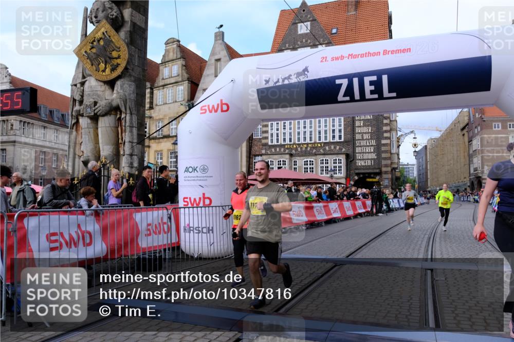 13.09.2026 - 21. swb-Marathon Bremen Tim E. http://msf.ph/oto/10347816 13.09.2026 11:19:12 Ziel 10005, 10202, 10264, 10344, 10524, 10568, 11443, 11629, 11794, 12090 meine-sportfotos.de