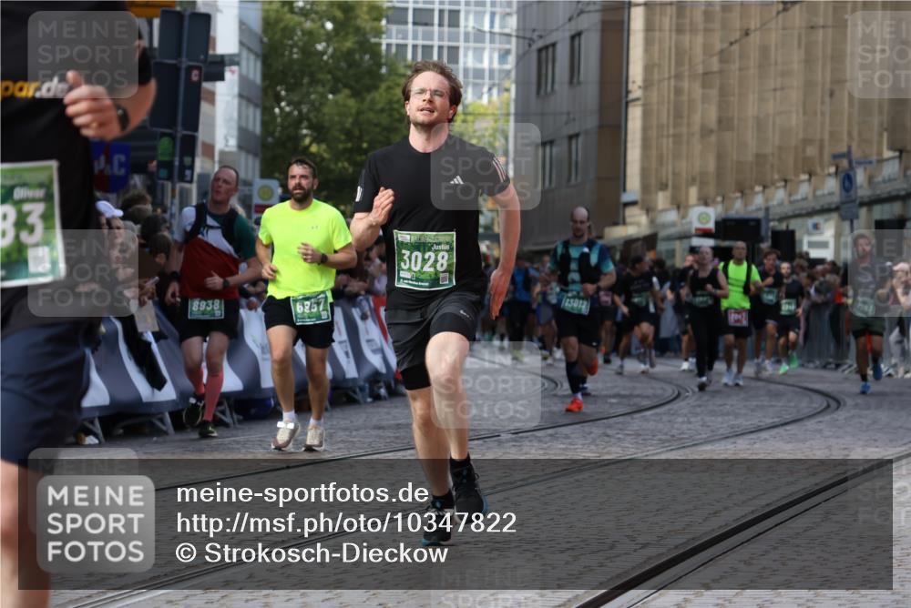 13.09.2026 - 21. swb-Marathon Bremen Strokosch-Dieckow http://msf.ph/oto/10347822 13.09.2026 13:28:30 Ziel 1343, 1460, 2977, 3114, 3334, 4506, 5250, 5360, 5889, 6182, 7926, 8656, 9167, 9168, 9543, 9738, 9881, 613, 1914, 2764, 3028, 3348, 4102, 4564, 6914, 6957, 7263, 7527, 8938, 9176, 13012 meine-sportfotos.de