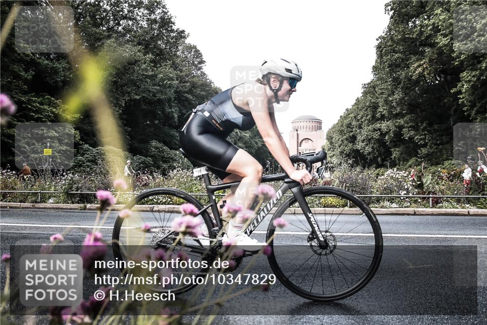13.09.2026 - Stadtparktriathlon H.Heesch http://msf.ph/oto/10347829 13.09.2026 11:18:21 Radfahren 746, 798, 801 meine-sportfotos.de