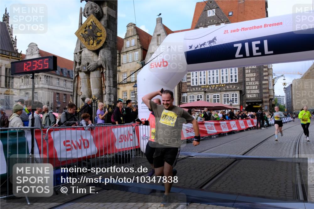 13.09.2026 - 21. swb-Marathon Bremen Tim E. http://msf.ph/oto/10347838 13.09.2026 11:19:12 Ziel 10005, 10202, 10264, 10344, 10524, 10568, 11443, 11629, 11794, 12090 meine-sportfotos.de