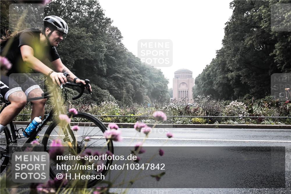 13.09.2026 - Stadtparktriathlon H.Heesch http://msf.ph/oto/10347842 13.09.2026 10:12:52 Radfahren 238, 265, 294, 302 meine-sportfotos.de