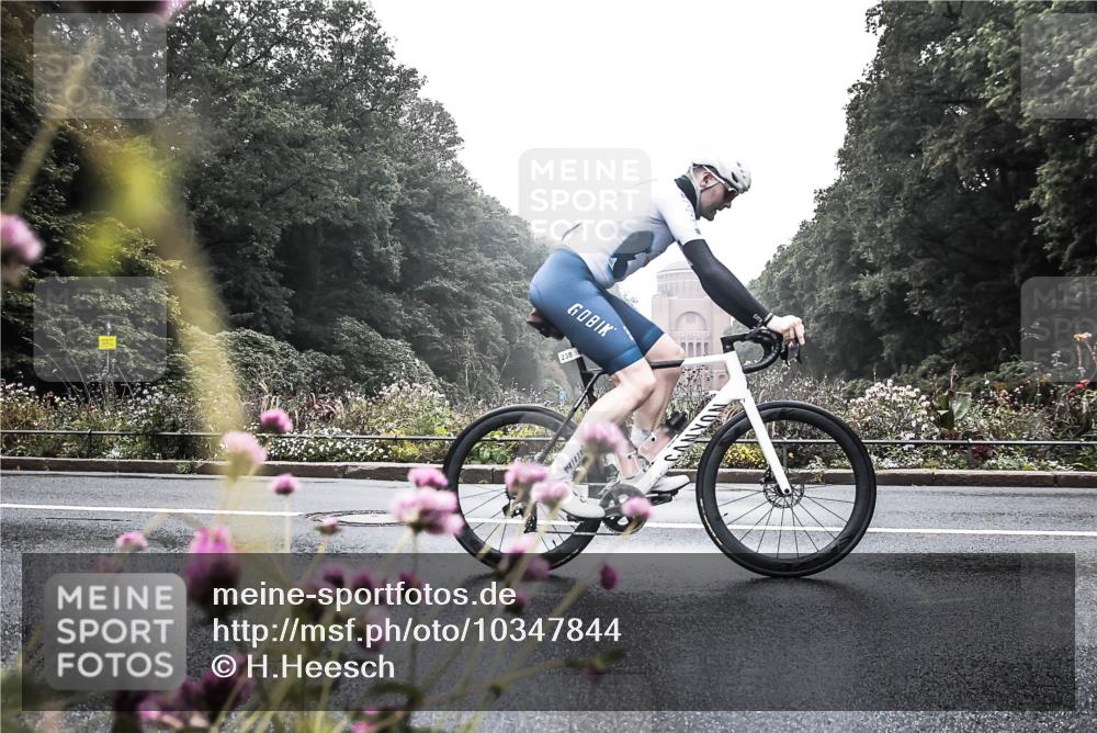 13.09.2026 - Stadtparktriathlon H.Heesch http://msf.ph/oto/10347844 13.09.2026 10:12:52 Radfahren 238, 265, 294, 302 meine-sportfotos.de