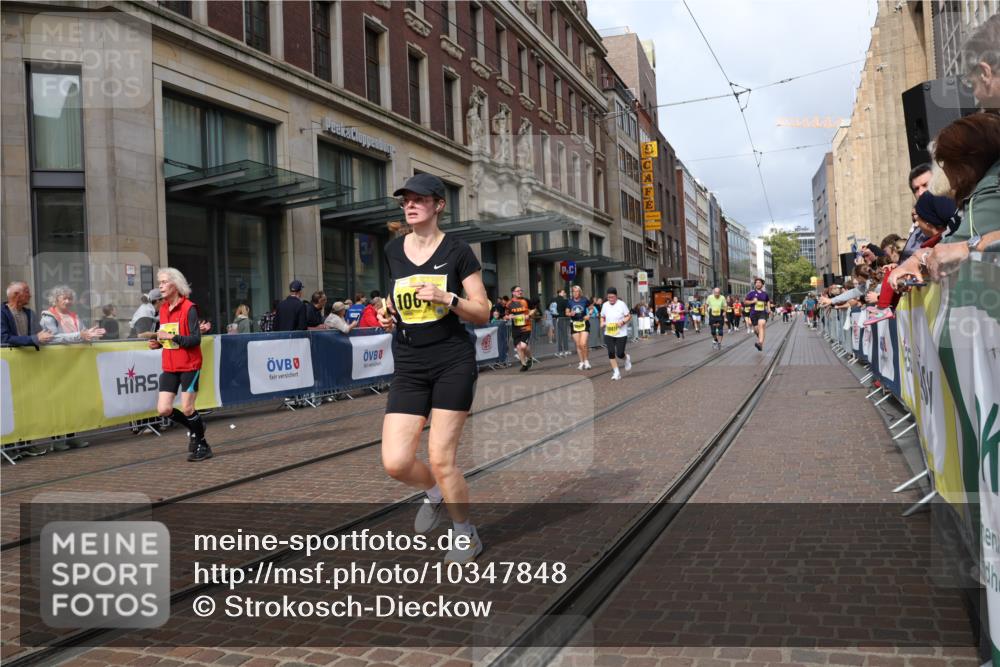 13.09.2026 - 21. swb-Marathon Bremen Strokosch-Dieckow http://msf.ph/oto/10347848 13.09.2026 11:11:01 Ziel 10313, 10419, 10546, 10611, 10644, 11036, 11062, 11141, 11216, 11231, 11289, 11458, 11679, 11702, 11745, 11870, 12126, 12148, 12220, 12396, 12464, 12507, 12508, 10148, 10163, 10461, 10462, 10527, 10547, 10644, 10653, 10792, 10841, 10911, 11043, 11047, 11237, 11327, 11335, 11465, 11483, 11513, 11691, 11756, 11846, 11993, 12401, 12507 meine-sportfotos.de