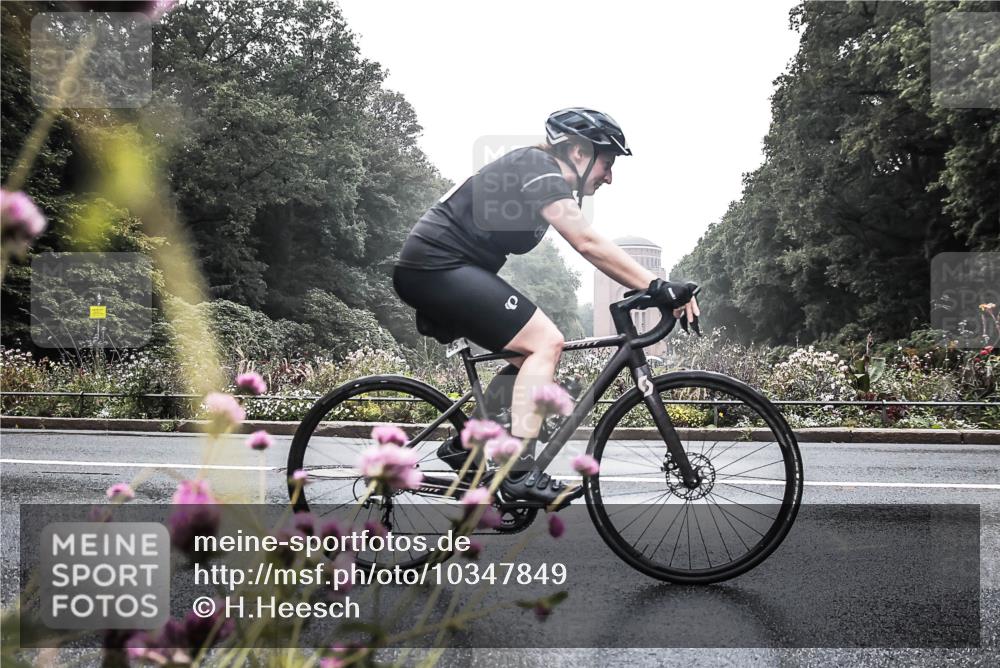 13.09.2026 - Stadtparktriathlon H.Heesch http://msf.ph/oto/10347849 13.09.2026 10:12:54 Radfahren 238, 265, 294 meine-sportfotos.de