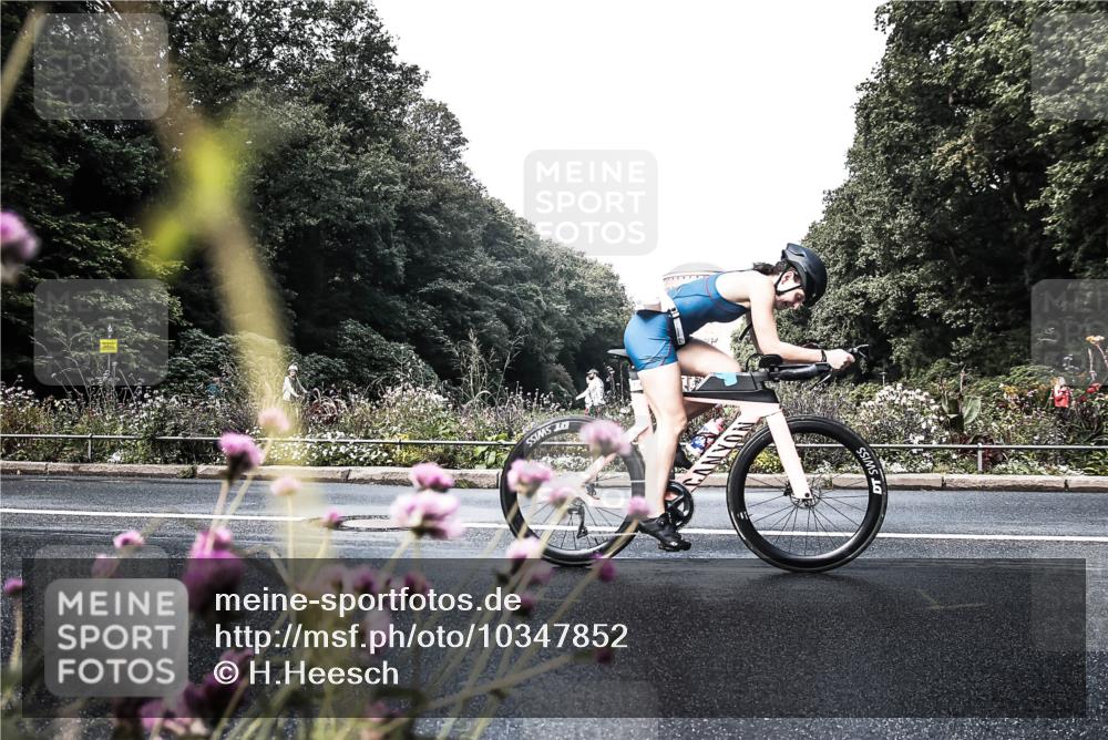 13.09.2026 - Stadtparktriathlon H.Heesch http://msf.ph/oto/10347852 13.09.2026 11:18:30 Radfahren 647, 730, 792, 820, 821 meine-sportfotos.de