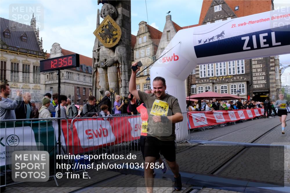 13.09.2026 - 21. swb-Marathon Bremen Tim E. http://msf.ph/oto/10347854 13.09.2026 11:19:12 Ziel 10005, 10202, 10264, 10344, 10524, 10568, 11443, 11629, 11794, 12090 meine-sportfotos.de