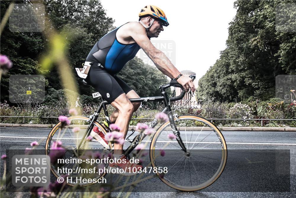 13.09.2026 - Stadtparktriathlon H.Heesch http://msf.ph/oto/10347858 13.09.2026 11:18:31 Radfahren 647, 730, 792, 820, 821 meine-sportfotos.de