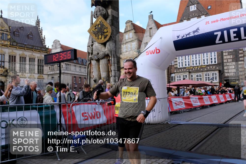 13.09.2026 - 21. swb-Marathon Bremen Tim E. http://msf.ph/oto/10347867 13.09.2026 11:19:12 Ziel 10005, 10202, 10264, 10344, 10524, 10568, 11443, 11629, 11794, 12090 meine-sportfotos.de
