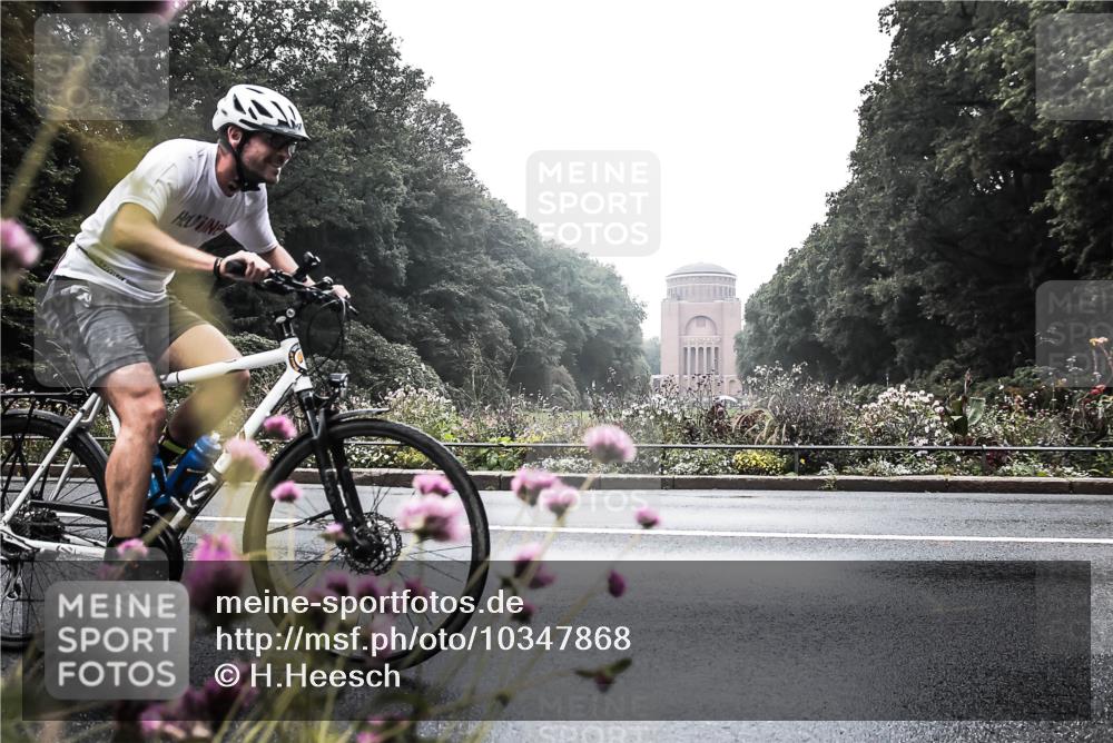 13.09.2026 - Stadtparktriathlon H.Heesch http://msf.ph/oto/10347868 13.09.2026 10:13:13 Radfahren 252, 297 meine-sportfotos.de