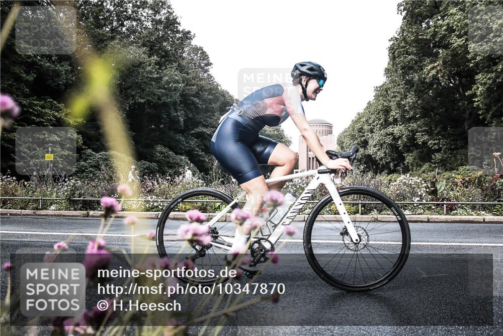 13.09.2026 - Stadtparktriathlon H.Heesch http://msf.ph/oto/10347870 13.09.2026 11:18:34 Radfahren 647, 718, 786, 820, 821 meine-sportfotos.de
