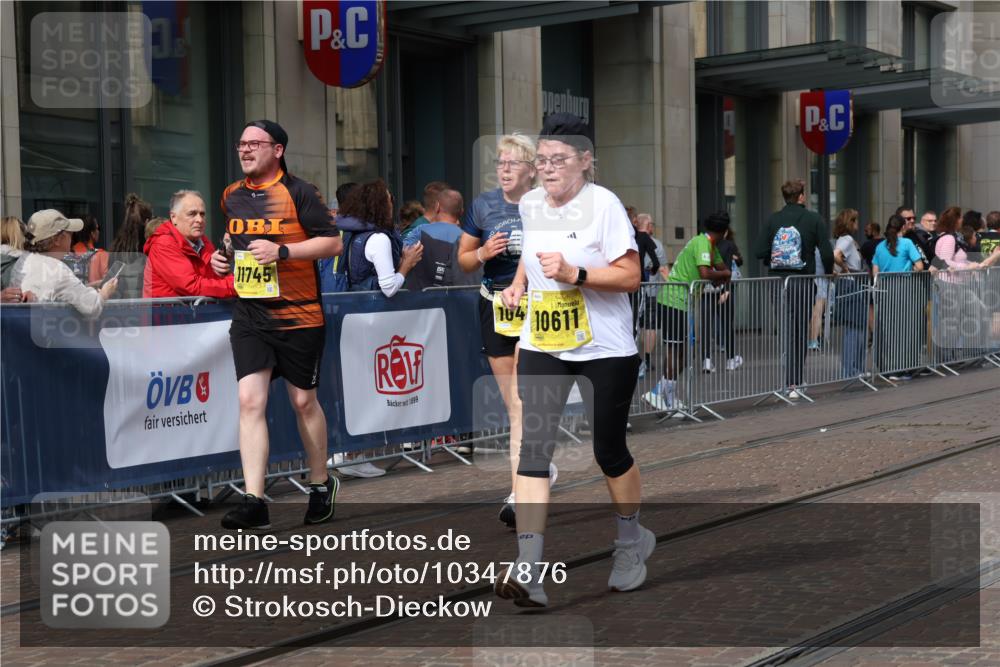 13.09.2026 - 21. swb-Marathon Bremen Strokosch-Dieckow http://msf.ph/oto/10347876 13.09.2026 11:11:03 Ziel 10419, 10510, 10546, 10611, 10977, 11036, 11062, 11216, 11231, 11289, 11458, 11679, 11702, 11745, 11870, 12126, 12148, 12220, 12311, 12396, 12464, 12508, 10148, 10163, 10313, 10461, 10462, 10527, 10547, 10644, 10653, 10792, 10841, 10911, 11043, 11047, 11141, 11237, 11327, 11335, 11465, 11483, 11513, 11691, 11756, 11846, 11993, 12401, 12507 meine-sportfotos.de