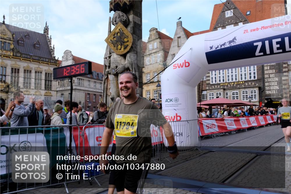 13.09.2026 - 21. swb-Marathon Bremen Tim E. http://msf.ph/oto/10347880 13.09.2026 11:19:13 Ziel 10005, 10202, 10264, 10344, 10524, 10568, 11443, 11629, 11794, 12090 meine-sportfotos.de