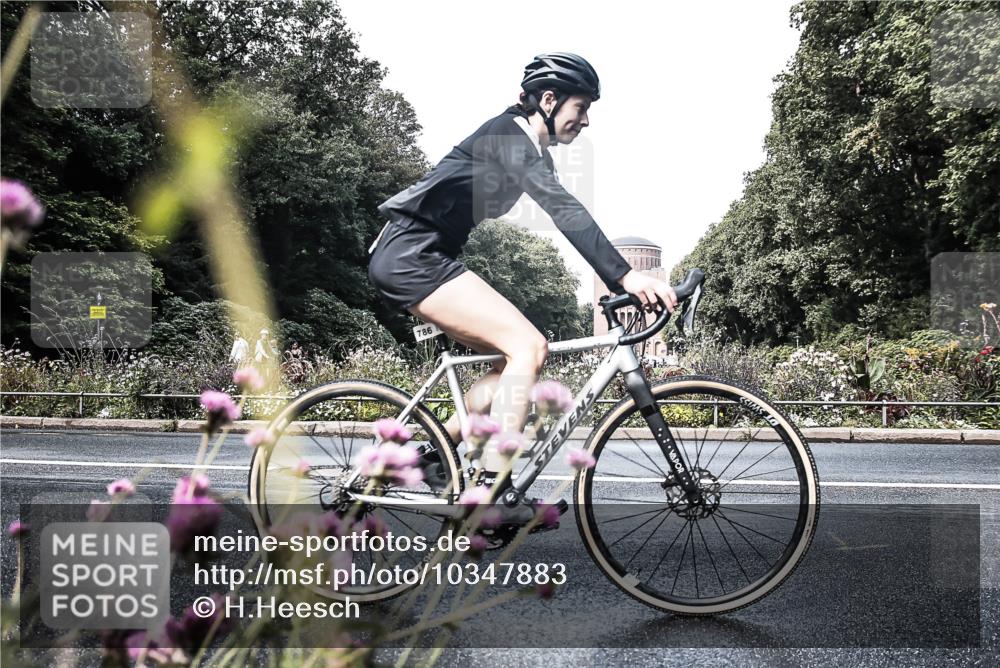 13.09.2026 - Stadtparktriathlon H.Heesch http://msf.ph/oto/10347883 13.09.2026 11:18:37 Radfahren 573, 610, 718, 786, 821 meine-sportfotos.de