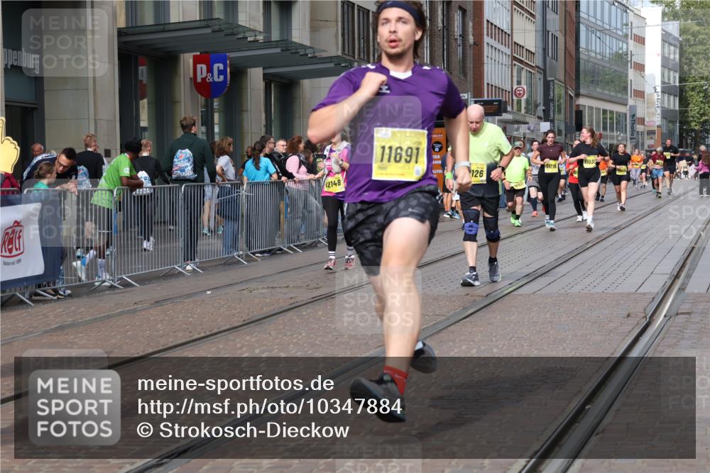 13.09.2026 - 21. swb-Marathon Bremen Strokosch-Dieckow http://msf.ph/oto/10347884 13.09.2026 11:11:03 Ziel 10419, 10510, 10546, 10611, 10977, 11036, 11062, 11216, 11231, 11289, 11458, 11679, 11702, 11745, 11870, 12126, 12148, 12220, 12311, 12396, 12464, 12508, 10148, 10163, 10313, 10461, 10462, 10527, 10547, 10644, 10653, 10792, 10841, 10911, 11043, 11047, 11141, 11237, 11327, 11335, 11465, 11483, 11513, 11691, 11756, 11846, 11993, 12401, 12507 meine-sportfotos.de