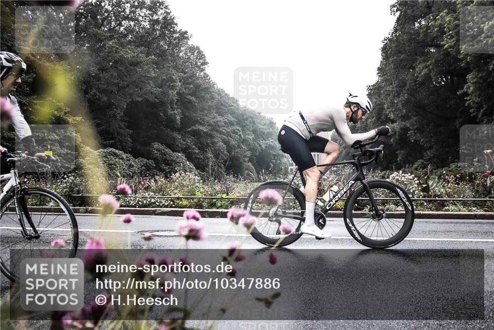 13.09.2026 - Stadtparktriathlon H.Heesch http://msf.ph/oto/10347886 13.09.2026 10:13:37 Radfahren 242, 313, 321, 328 meine-sportfotos.de