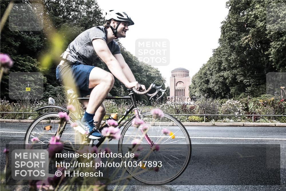 13.09.2026 - Stadtparktriathlon H.Heesch http://msf.ph/oto/10347893 13.09.2026 11:18:38 Radfahren 573, 610, 718, 786 meine-sportfotos.de