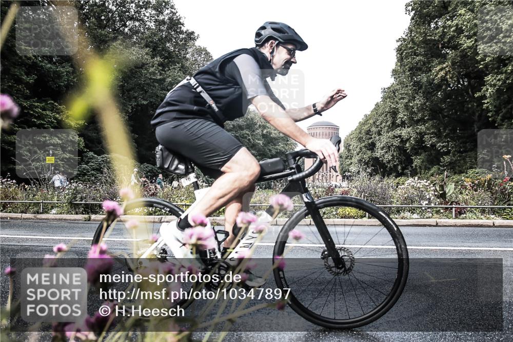 13.09.2026 - Stadtparktriathlon H.Heesch http://msf.ph/oto/10347897 13.09.2026 11:18:40 Radfahren 573, 610, 754, 786 meine-sportfotos.de