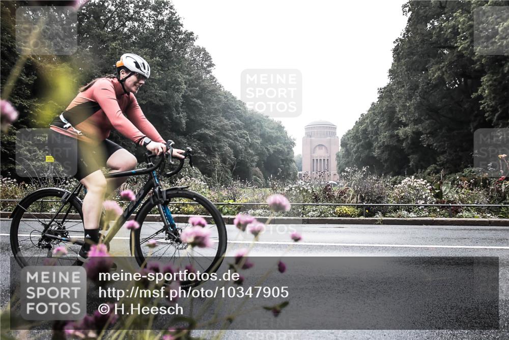13.09.2026 - Stadtparktriathlon H.Heesch http://msf.ph/oto/10347905 13.09.2026 10:13:58 Radfahren 231, 239 meine-sportfotos.de