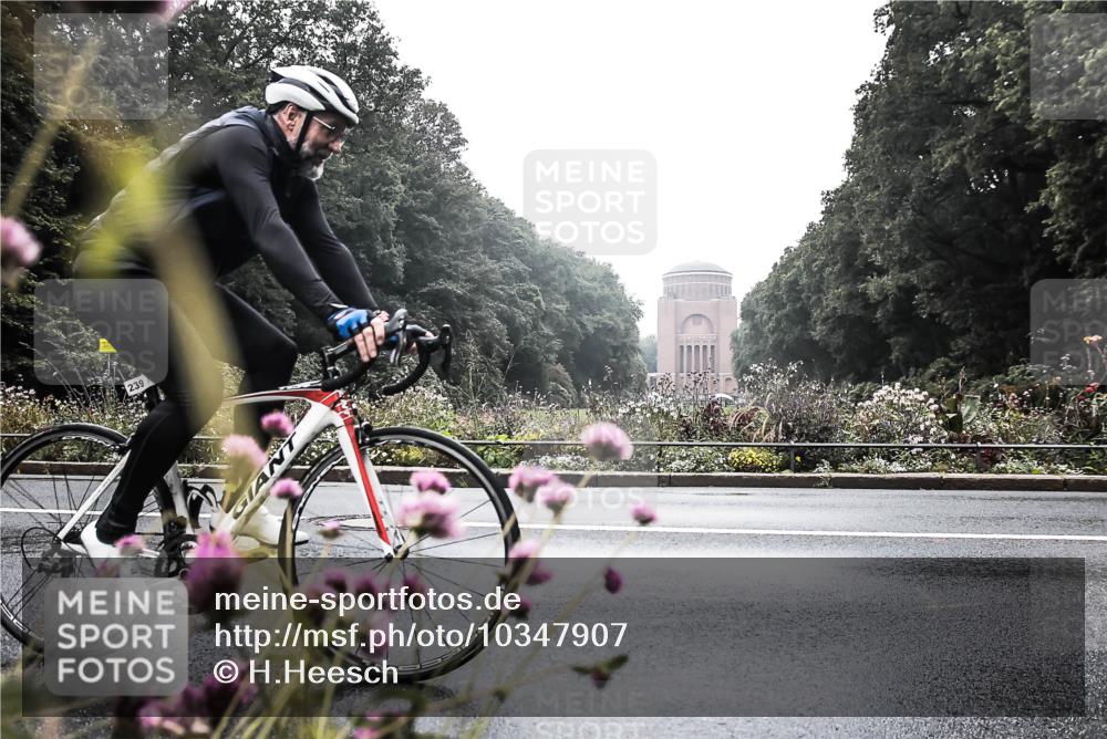 13.09.2026 - Stadtparktriathlon H.Heesch http://msf.ph/oto/10347907 13.09.2026 10:14:02 Radfahren 214, 231, 239, 250 meine-sportfotos.de