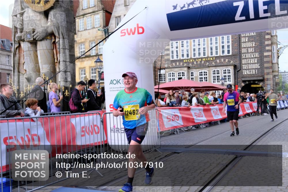 13.09.2026 - 21. swb-Marathon Bremen Tim E. http://msf.ph/oto/10347910 13.09.2026 11:19:33 Ziel 10629, 10933, 11050, 11760, 12224, 12462 meine-sportfotos.de