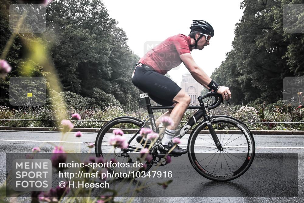 13.09.2026 - Stadtparktriathlon H.Heesch http://msf.ph/oto/10347916 13.09.2026 10:14:05 Radfahren 214, 239, 250 meine-sportfotos.de