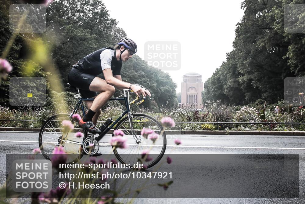 13.09.2026 - Stadtparktriathlon H.Heesch http://msf.ph/oto/10347921 13.09.2026 10:14:13 Radfahren 220 meine-sportfotos.de