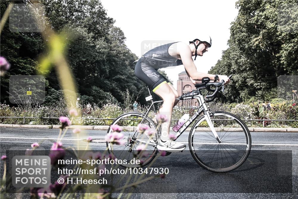 13.09.2026 - Stadtparktriathlon H.Heesch http://msf.ph/oto/10347930 13.09.2026 11:18:49 Radfahren 603, 688 meine-sportfotos.de