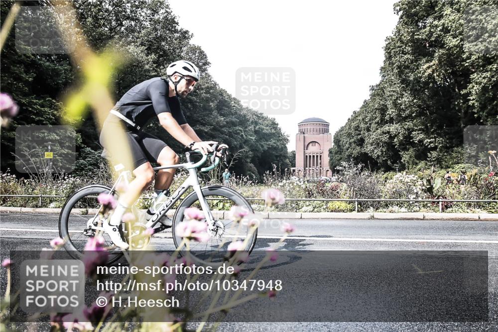 13.09.2026 - Stadtparktriathlon H.Heesch http://msf.ph/oto/10347948 13.09.2026 11:18:52 Radfahren 603, 688 meine-sportfotos.de