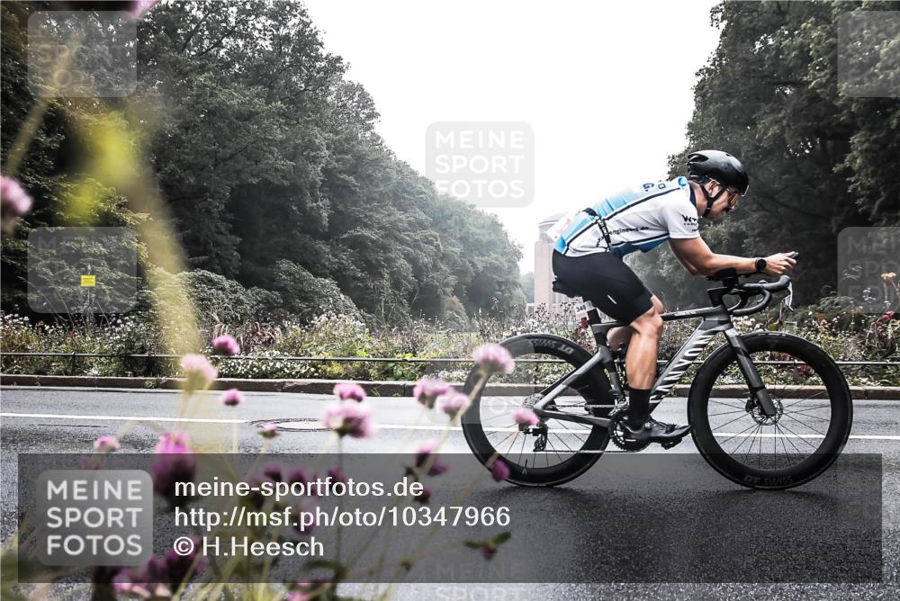 13.09.2026 - Stadtparktriathlon H.Heesch http://msf.ph/oto/10347966 13.09.2026 10:15:19 Radfahren 232, 340 meine-sportfotos.de