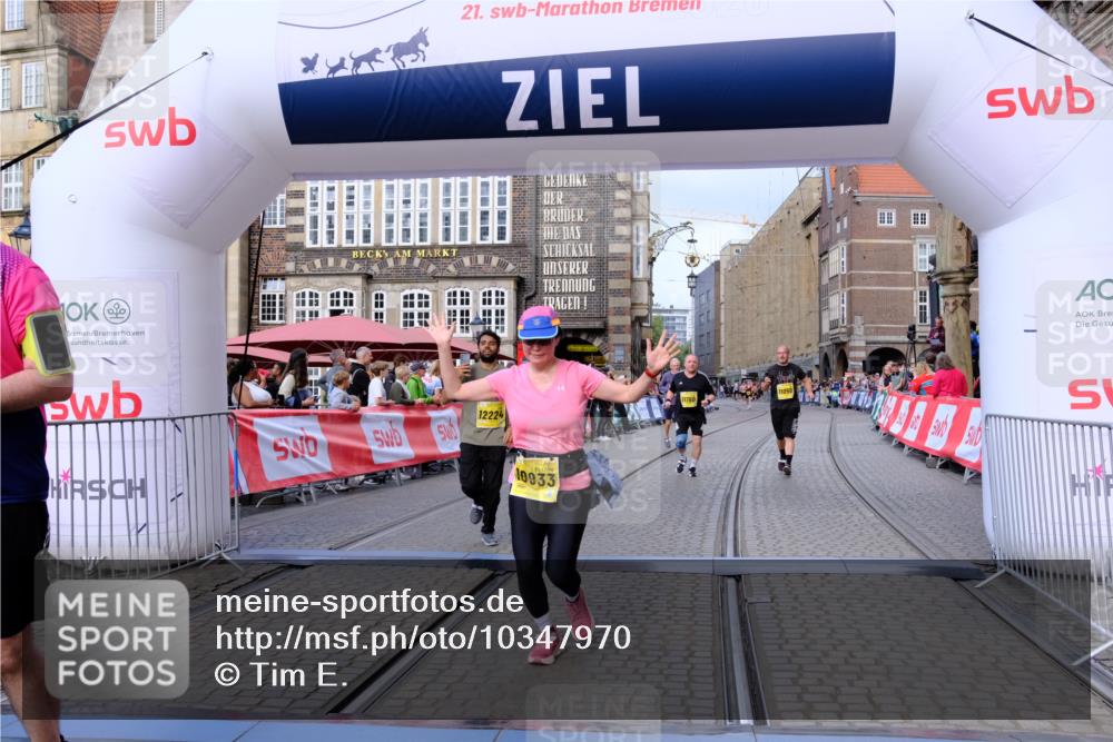 13.09.2026 - 21. swb-Marathon Bremen Tim E. http://msf.ph/oto/10347970 13.09.2026 11:19:37 Ziel 10004, 10629, 10933, 11050, 11760, 12224, 12462 meine-sportfotos.de
