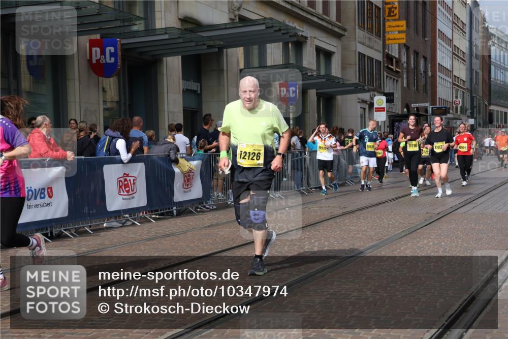 13.09.2026 - 21. swb-Marathon Bremen Strokosch-Dieckow http://msf.ph/oto/10347974 13.09.2026 11:11:08 Ziel 10155, 10419, 10510, 10511, 10546, 10552, 10611, 10977, 11036, 11216, 11231, 11289, 11458, 11533, 11702, 11745, 11870, 12082, 12126, 12148, 12220, 12286, 12311, 12336, 12464, 12508, 12553, 10148, 10163, 10313, 10461, 10462, 10527, 10547, 10644, 10653, 10792, 10841, 11043, 11062, 11141, 11237, 11335, 11465, 11483, 11679, 11691, 11756, 11993, 12396, 12401, 12507 meine-sportfotos.de