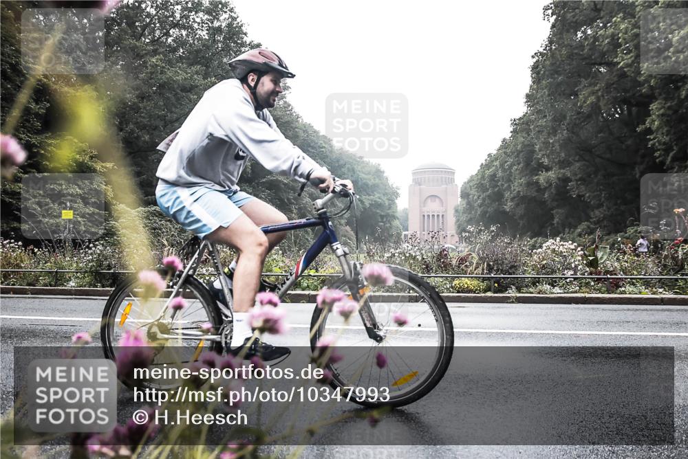 13.09.2026 - Stadtparktriathlon H.Heesch http://msf.ph/oto/10347993 13.09.2026 10:15:38 Radfahren 218, 329, 341, 409 meine-sportfotos.de