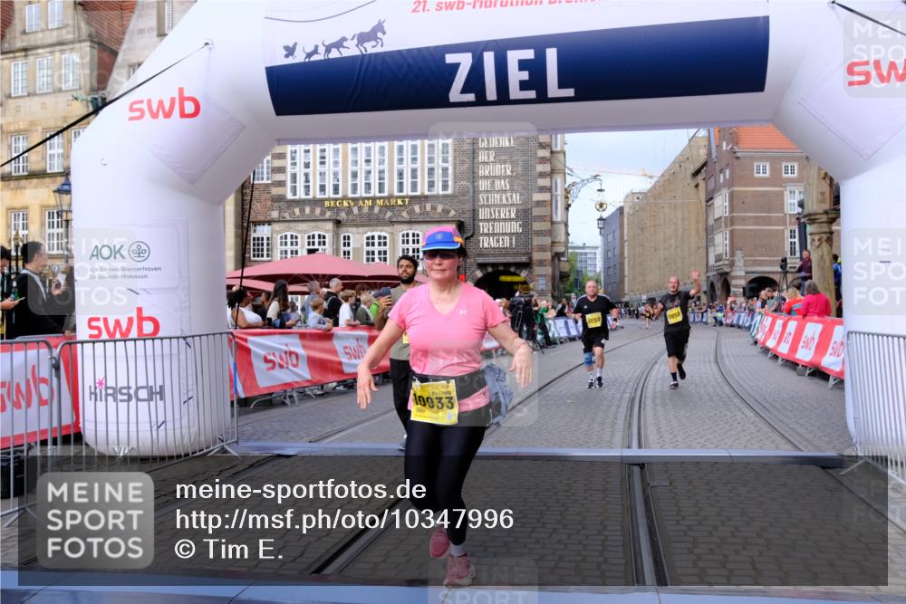 13.09.2026 - 21. swb-Marathon Bremen Tim E. http://msf.ph/oto/10347996 13.09.2026 11:19:38 Ziel 10004, 10629, 10933, 11050, 11760, 12224, 12462 meine-sportfotos.de