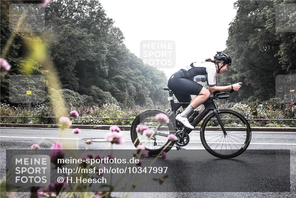 13.09.2026 - Stadtparktriathlon H.Heesch http://msf.ph/oto/10347997 13.09.2026 10:15:40 Radfahren 218, 329, 409 meine-sportfotos.de