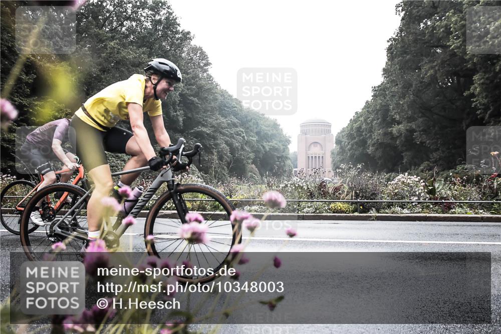 13.09.2026 - Stadtparktriathlon H.Heesch http://msf.ph/oto/10348003 13.09.2026 10:15:47 Radfahren 263, 295, 327 meine-sportfotos.de