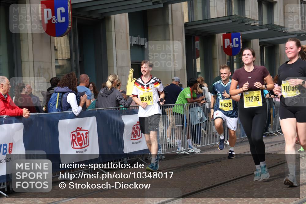 13.09.2026 - 21. swb-Marathon Bremen Strokosch-Dieckow http://msf.ph/oto/10348017 13.09.2026 11:11:11 Ziel 10155, 10419, 10510, 10511, 10546, 10552, 10977, 11036, 11216, 11231, 11239, 11289, 11458, 11533, 11702, 11745, 11870, 11927, 12082, 12126, 12148, 12220, 12286, 12311, 12336, 12464, 12508, 12553, 10148, 10163, 10313, 10419, 10527, 10547, 10611, 10644, 10653, 10792, 10841, 11043, 11062, 11141, 11237, 11335, 11483, 11679, 11691, 11745, 11756, 11993, 12396, 12401, 12507 meine-sportfotos.de